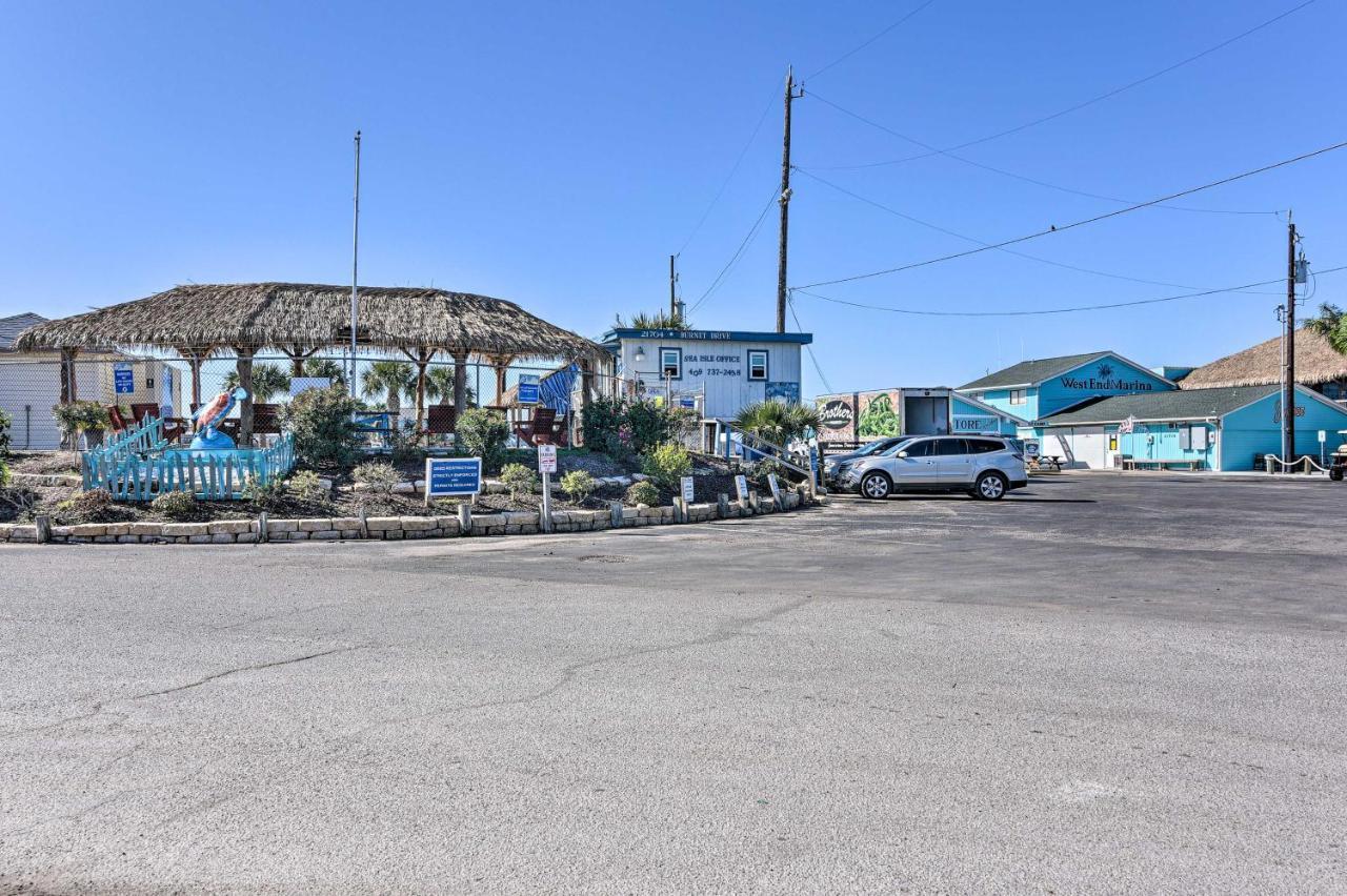 Oceanfront Galveston Home - Walk To Beach! Eksteriør bilde