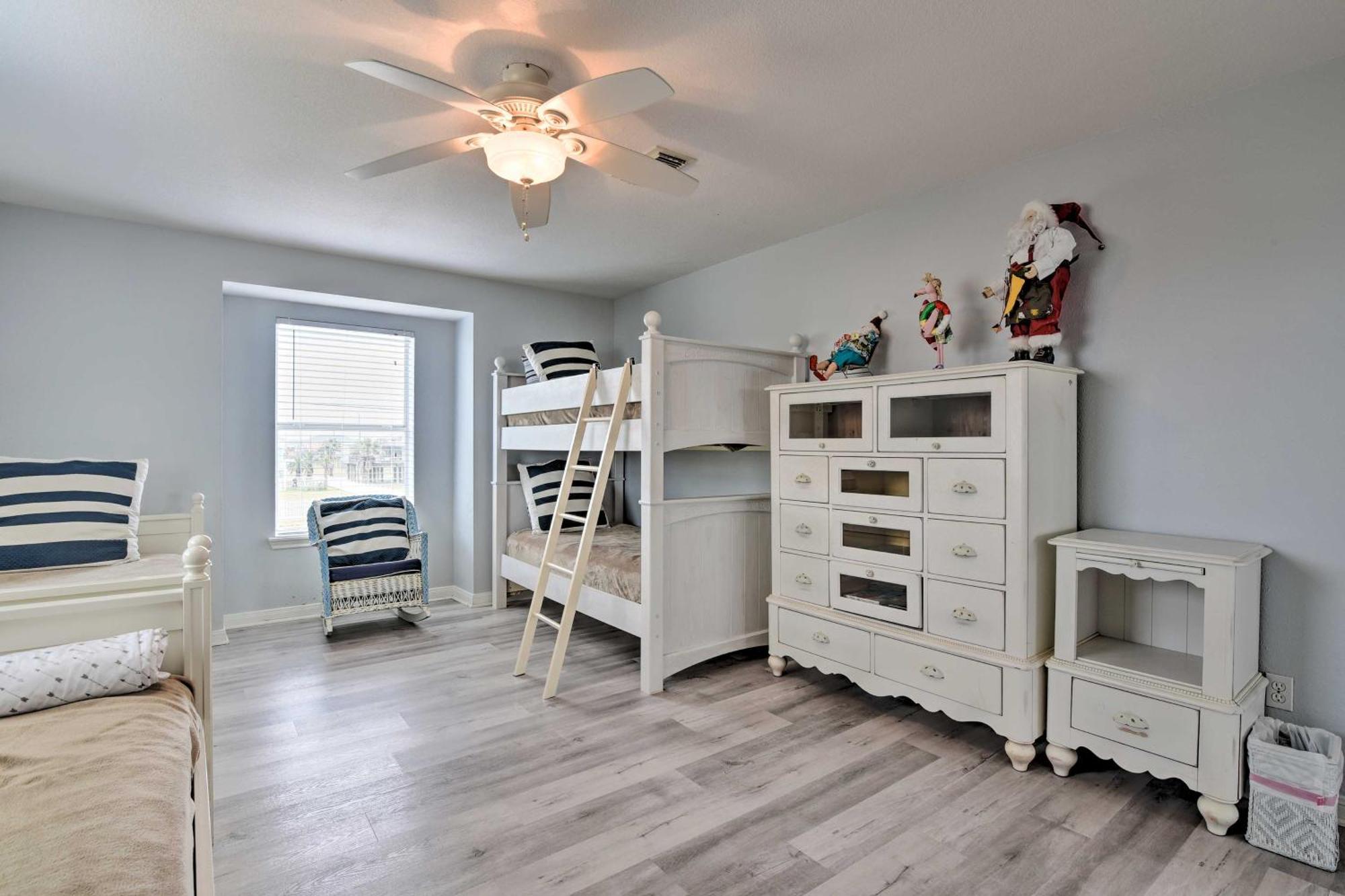 Oceanfront Galveston Home - Walk To Beach! Eksteriør bilde