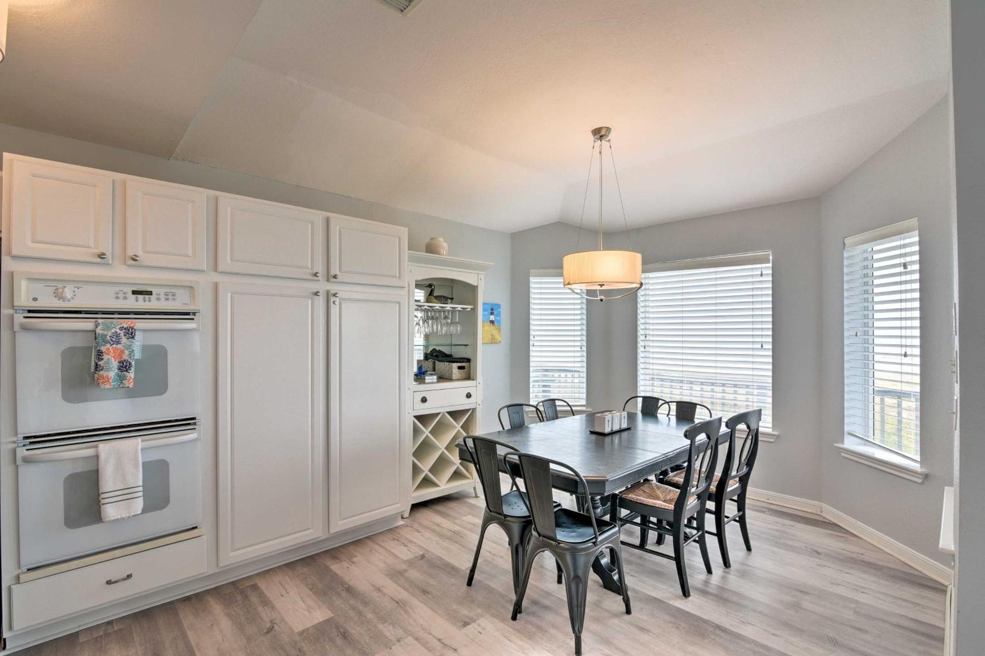 Oceanfront Galveston Home - Walk To Beach! Eksteriør bilde