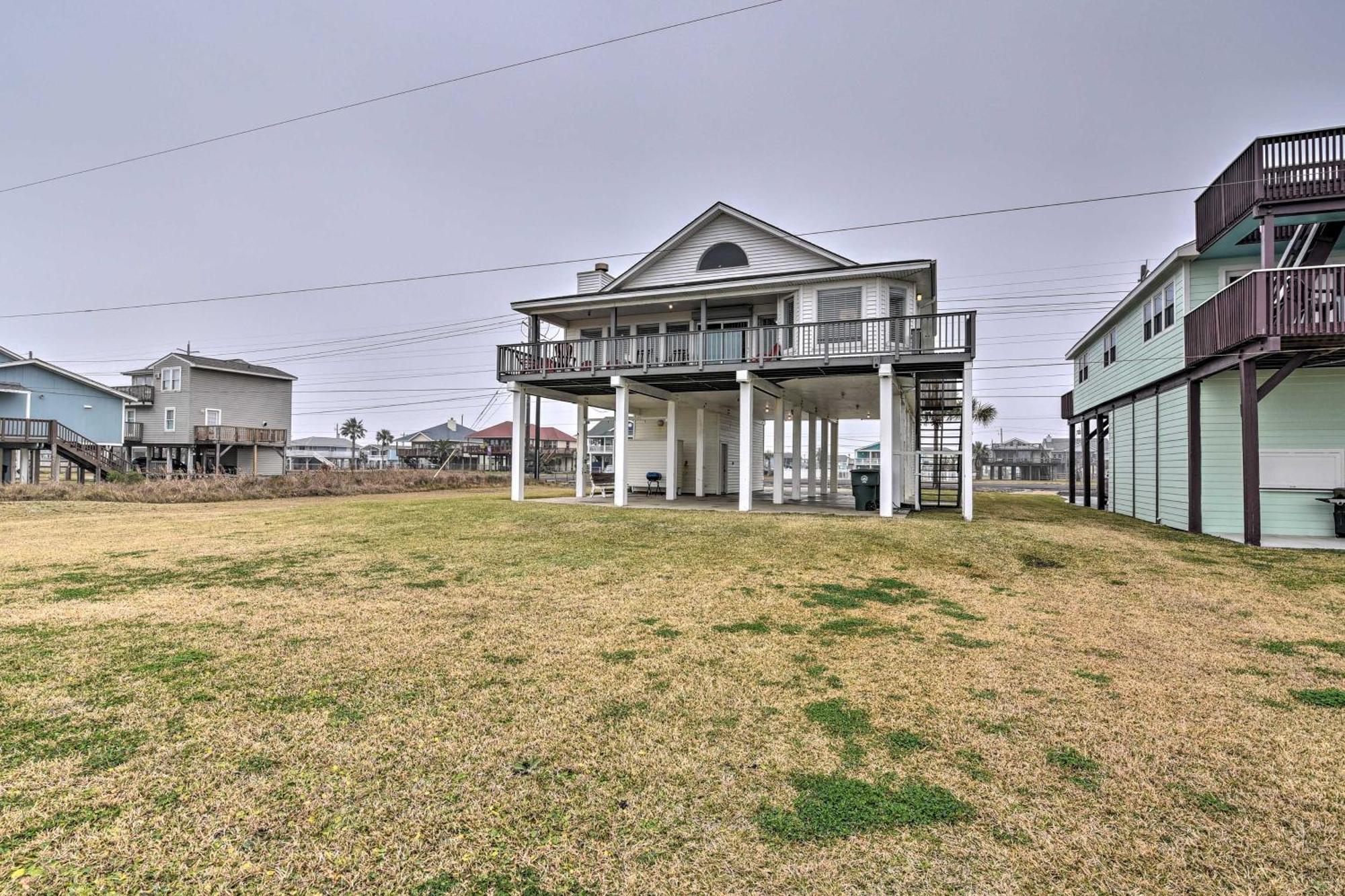 Oceanfront Galveston Home - Walk To Beach! Eksteriør bilde