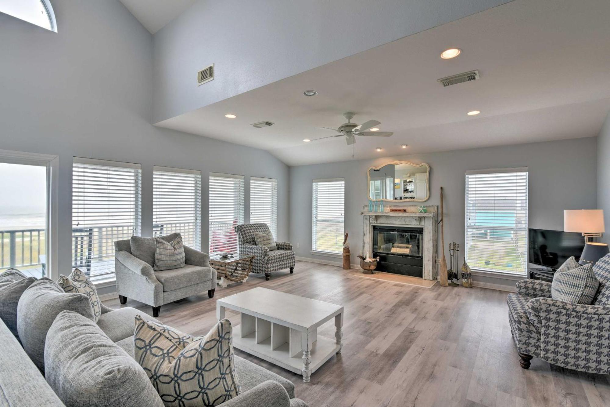 Oceanfront Galveston Home - Walk To Beach! Eksteriør bilde